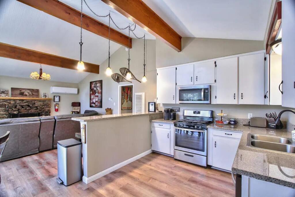 Villa Chalet Monterey W/Hot Tub - Big Decks/Bbq Big Bear Lake Exterior foto