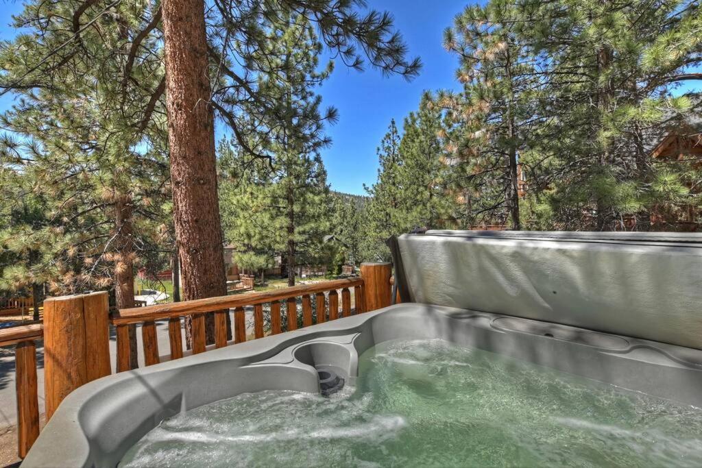 Villa Chalet Monterey W/Hot Tub - Big Decks/Bbq Big Bear Lake Exterior foto